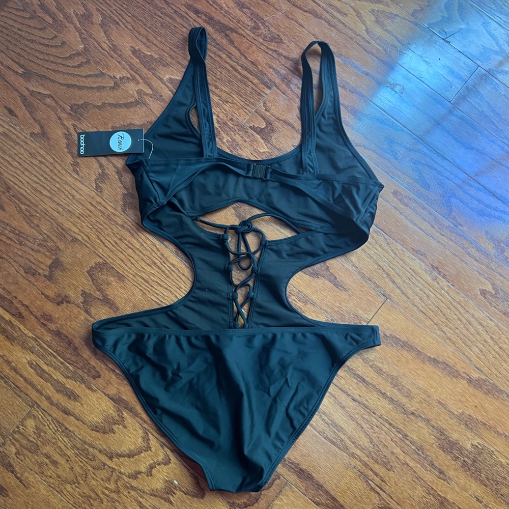 NWT Black Cutout Lace-Up One-Piece Swimsuit - Picture 2 of 3